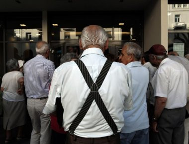 Σύνταξη από τα 58 - Δείτε ποιοι προλαβαίνουν να «κλειδώσουν» τώρα